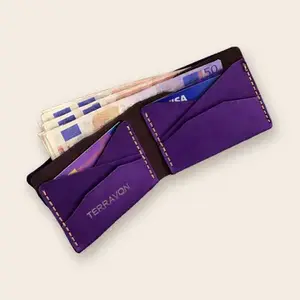 Carteira Bifold com Bolsos Diagonais Cruzados