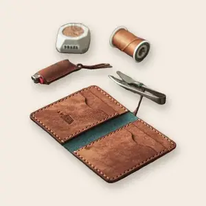 Carteira Bifold Slim com Bolsos de Cartões