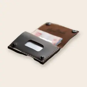 Porta-cartões com Janela de Documento e Botões