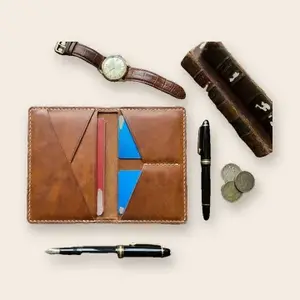 Porta-documentos Vertical com Bolsos Diagonais